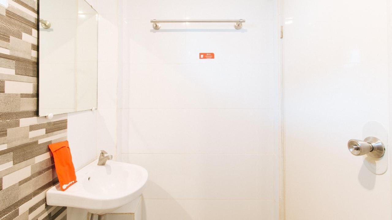 Reddoorz @ Walk Inn Hotel Manille Extérieur photo